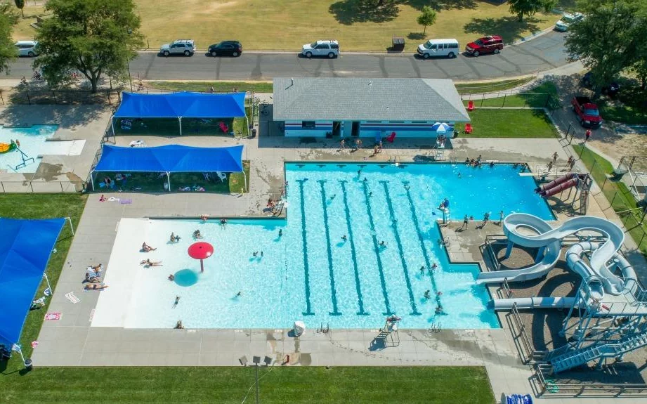 Descubrir 62+ imagen oakley swimming pool Thptnganamst.edu.vn